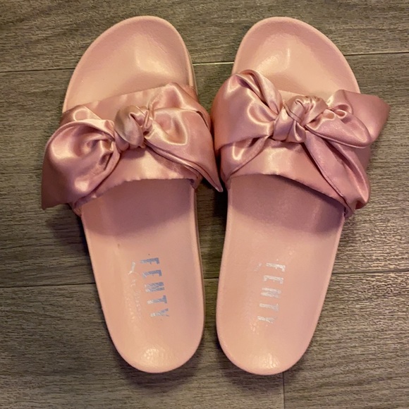 PUMA x Rihanna Slides in Pink (size 10.5) - Picture 2 of 7